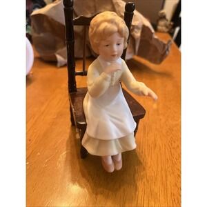 1983 Enesco Treasured Memories A Family Thanksgiving  Replacement Girl Figurine